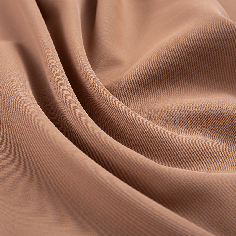 DS347 220GSM Açık kahverengi Yüksek elastik, kırışık önleyici, cilt dostu mat filament 3/1 eğik polyester spandeks 4 yönlü streç kumaş